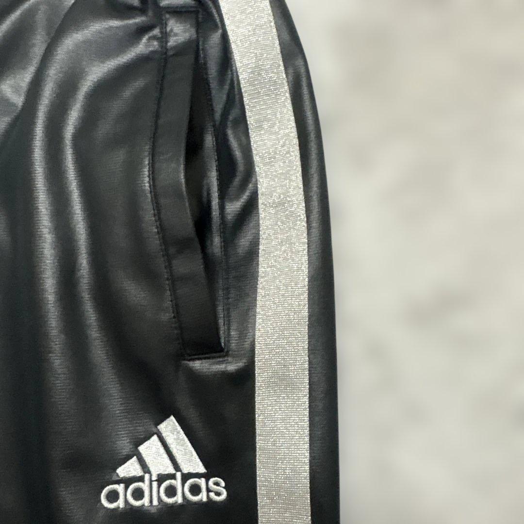 TIti⭐︎アディダス 希少★セットアップ シルバー三本ライン レザー風　M