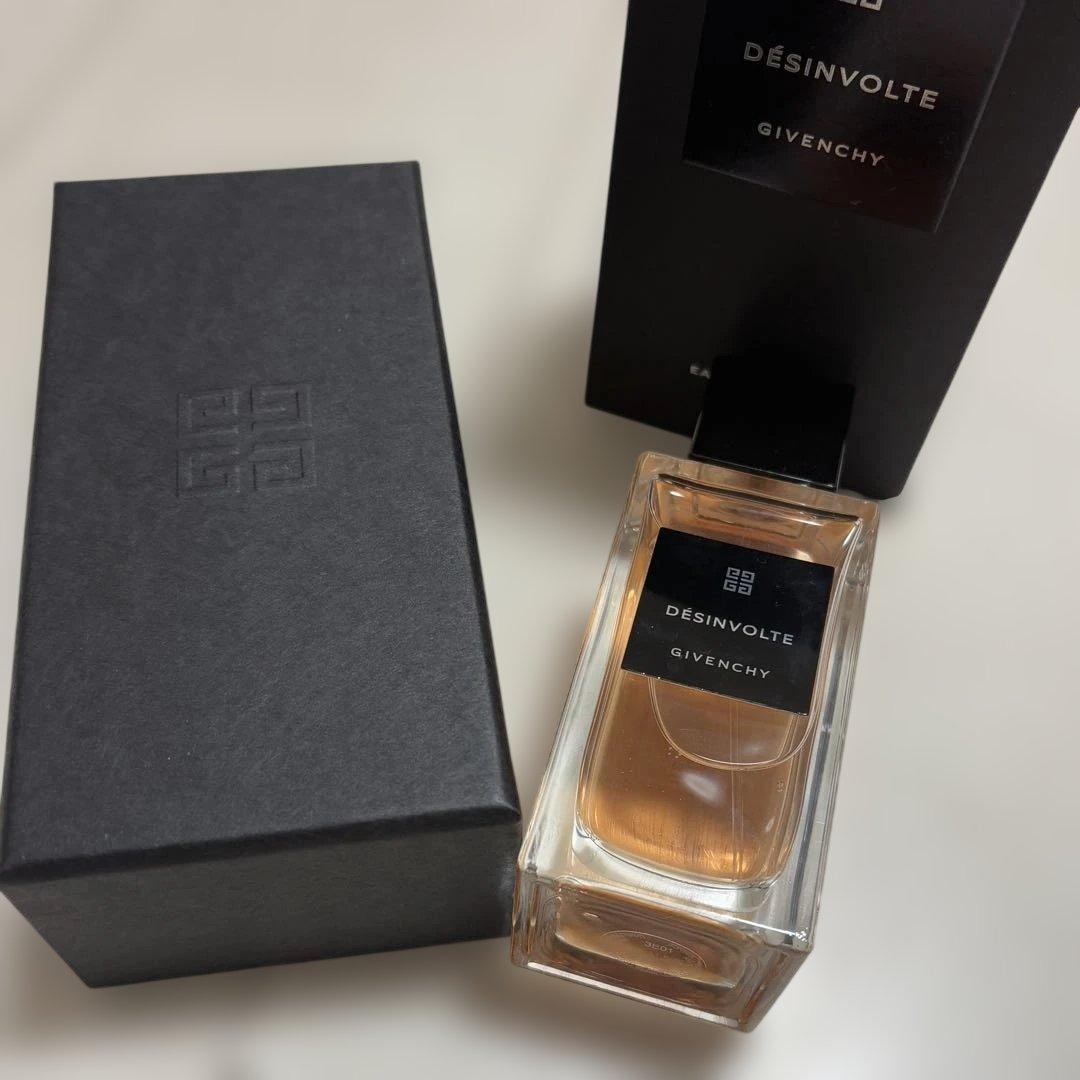 ジバンシー　香水　デザンヴォルト