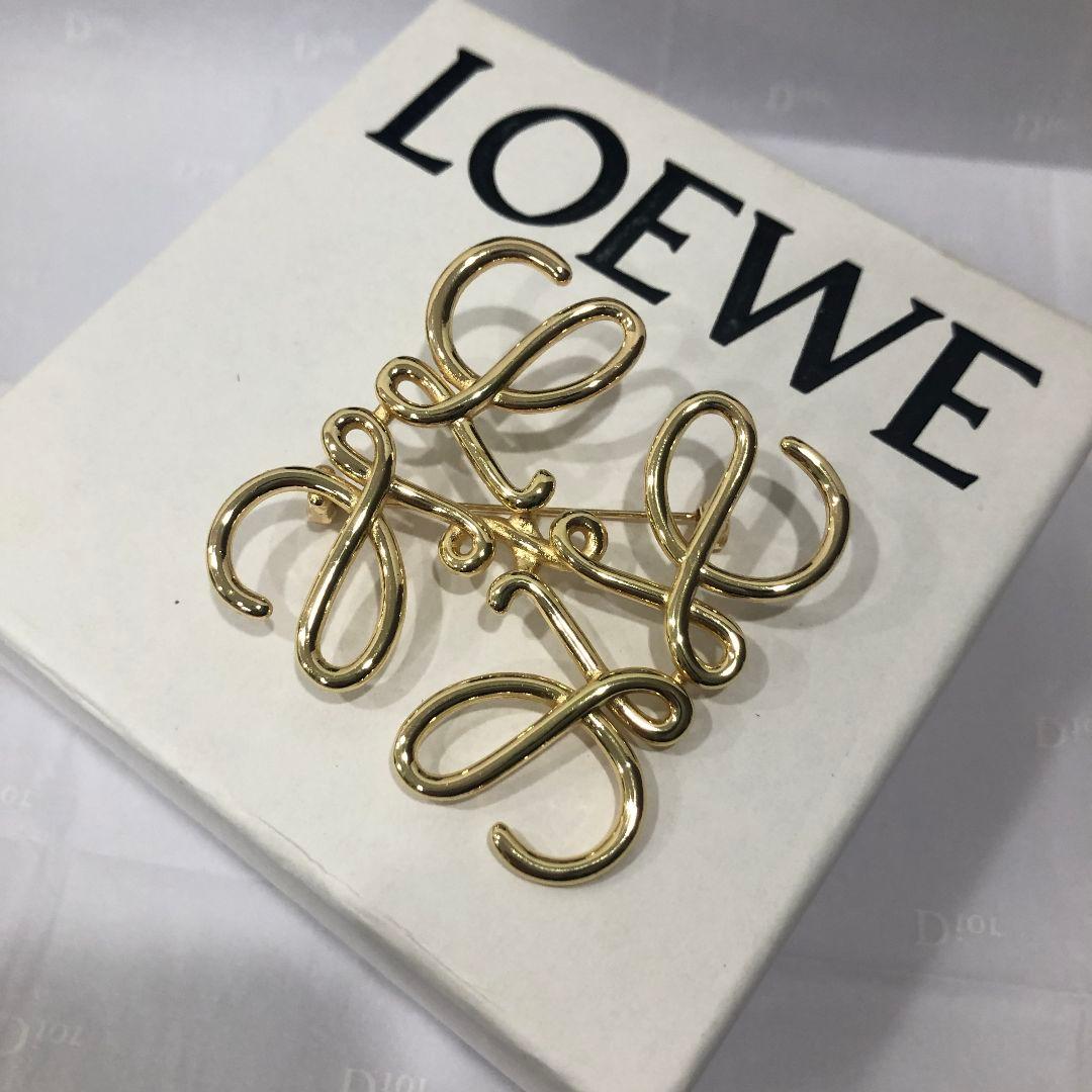 LOEWE アナグラム ブローチ ゴールドカラー ロゴデザイン