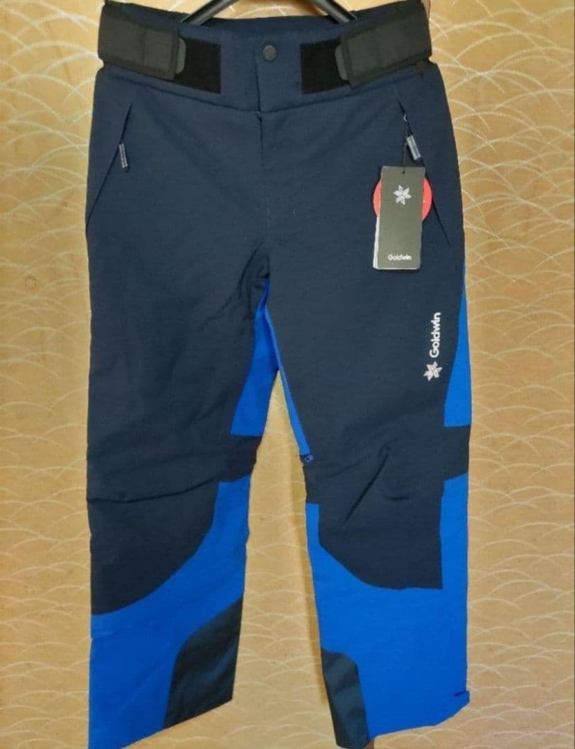 新品タグ付き G0LD WIN ゴールドウイン パンツ S-Mサイズ