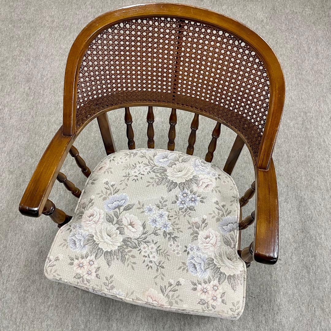 【カリモク】\"コロニアル\"CC3400 肘付食堂椅子 No.5