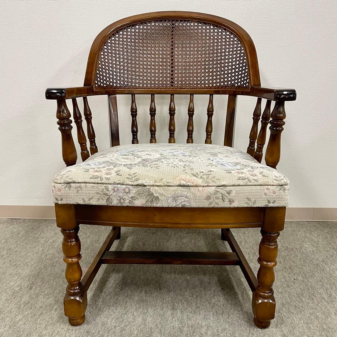 【カリモク】\"コロニアル\"CC3400 肘付食堂椅子 No.5