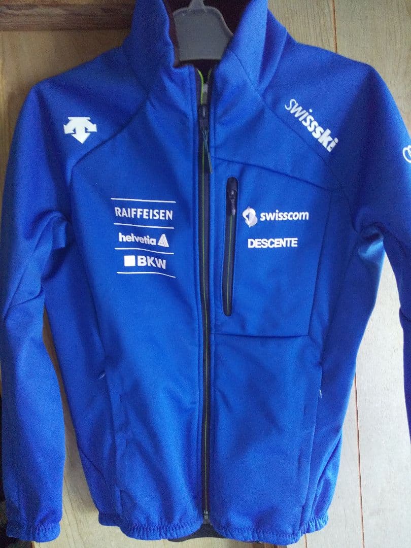 「ほぼ新古品 」DESCENTE JETBARRIER JACKET  S