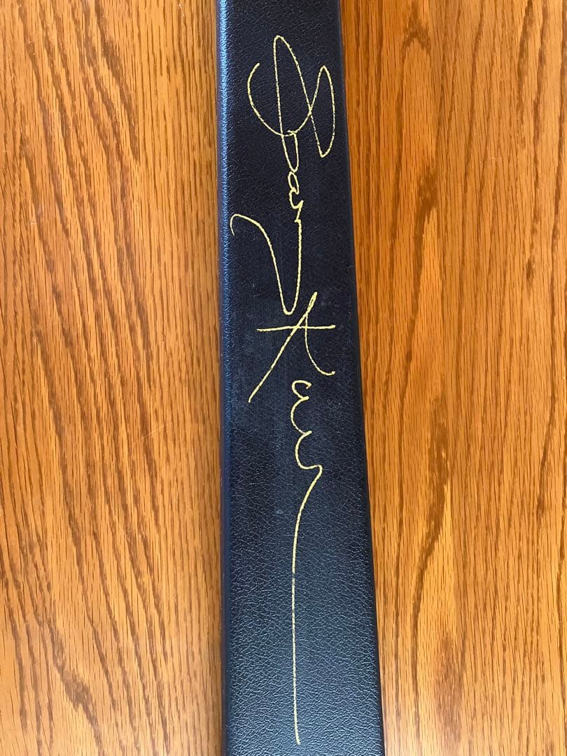 ゲーリーカーのサイン入りコントラバス弓ケース