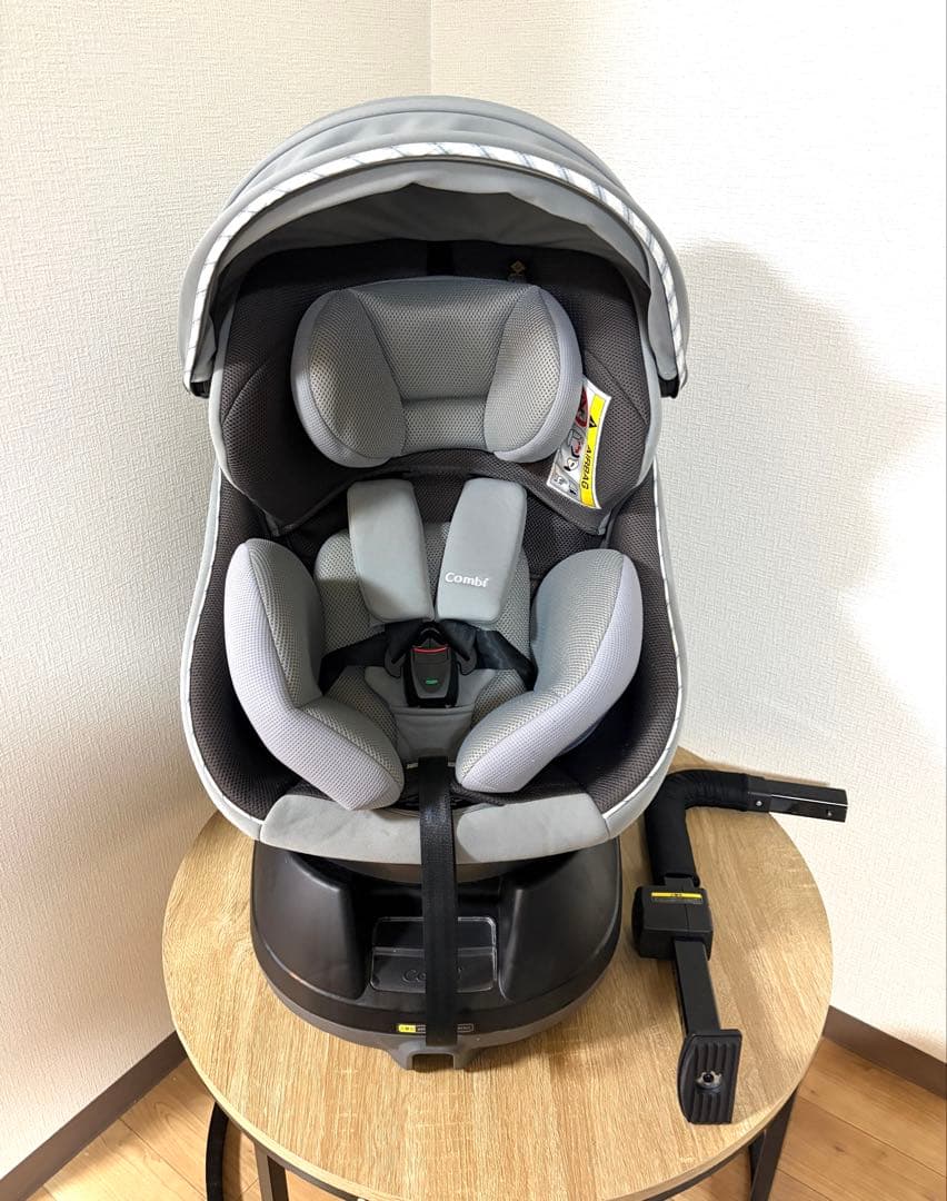 Combi チャイルドシート グレー