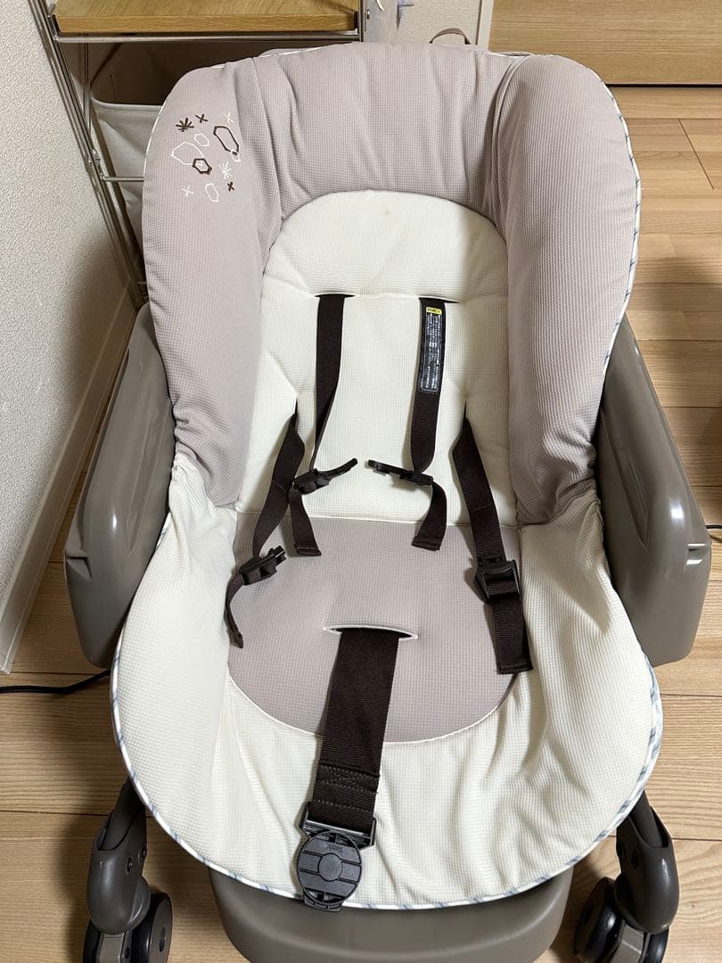 Combi ネムリラ FF ベビーチェア