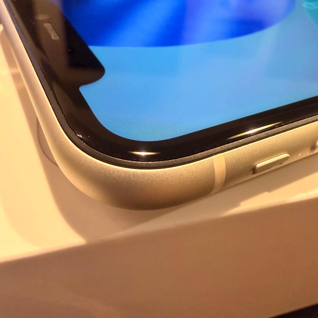 Apple iPhone 11 256GB ホワイト　美品　バッテリー79%