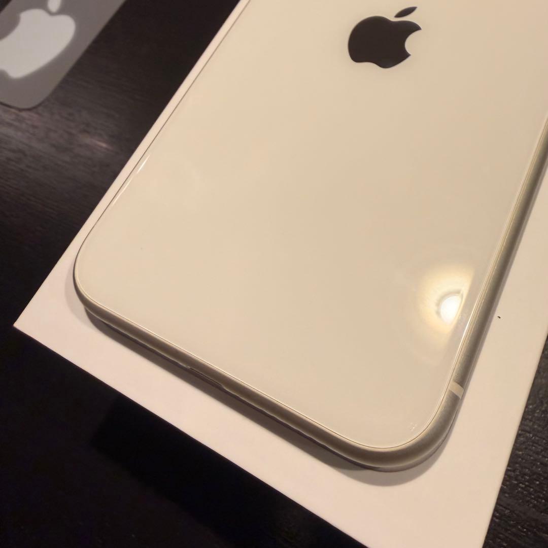 Apple iPhone 11 256GB ホワイト　美品　バッテリー79%