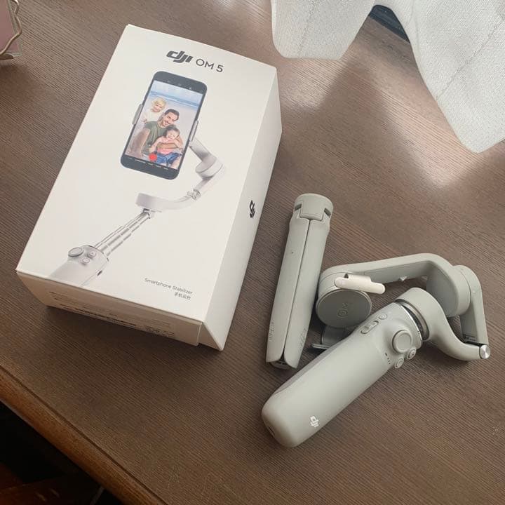 【ジンバル】dji om5 スマホ　スタビライザー