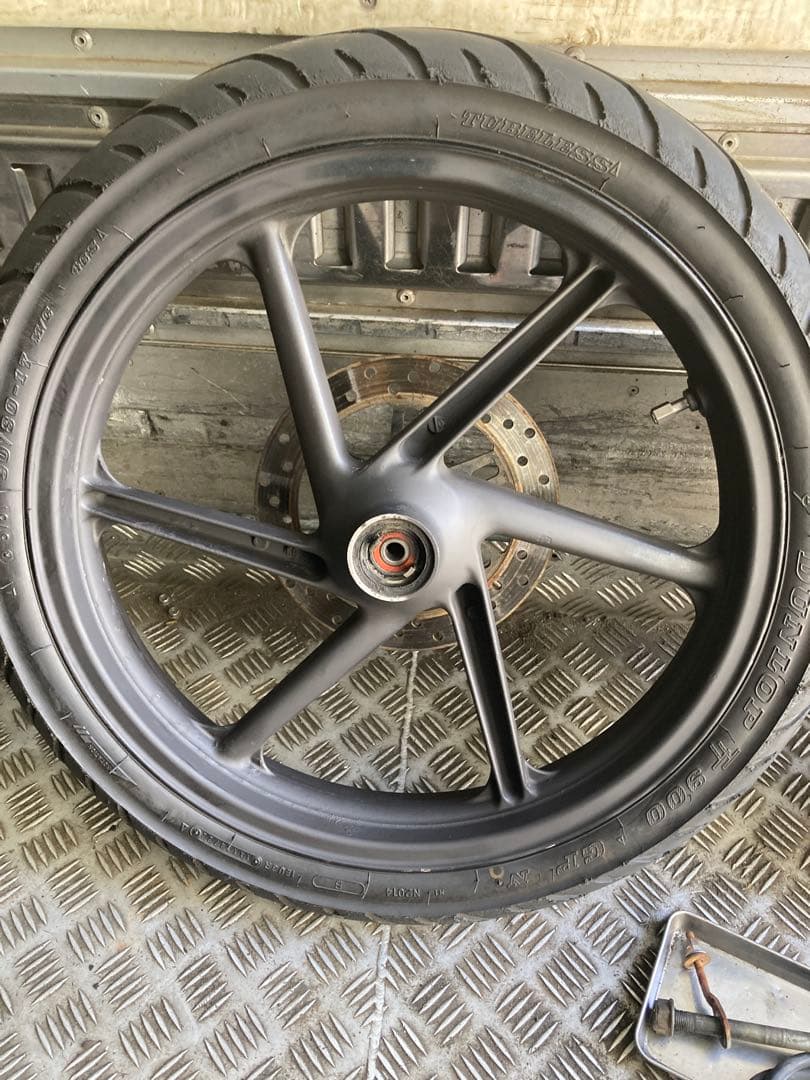 キレイ　NS-1 ホイール セット　エアバルブ新品交換　タイヤもバリ溝