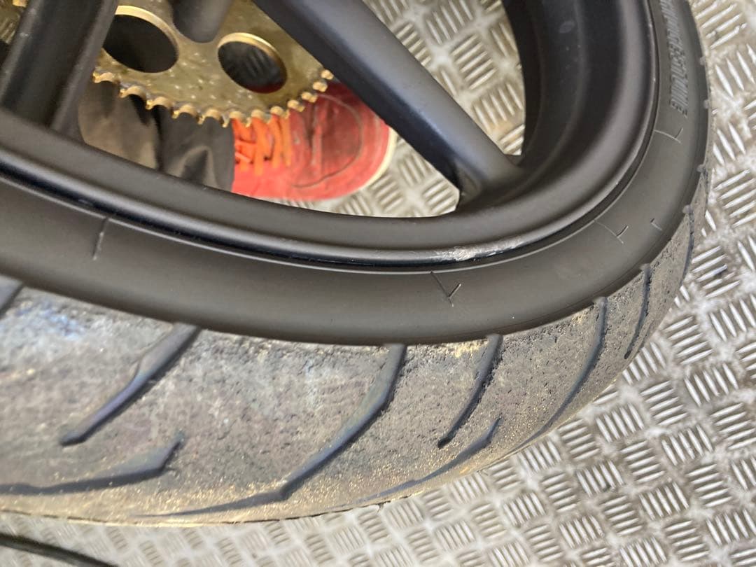 キレイ　NS-1 ホイール セット　エアバルブ新品交換　タイヤもバリ溝