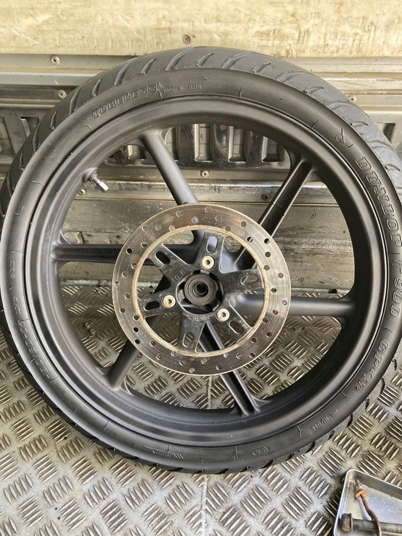 キレイ　NS-1 ホイール セット　エアバルブ新品交換　タイヤもバリ溝