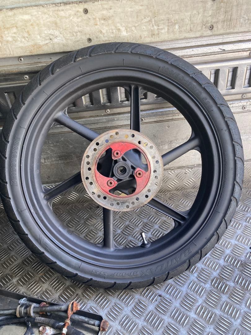 キレイ　NS-1 ホイール セット　エアバルブ新品交換　タイヤもバリ溝