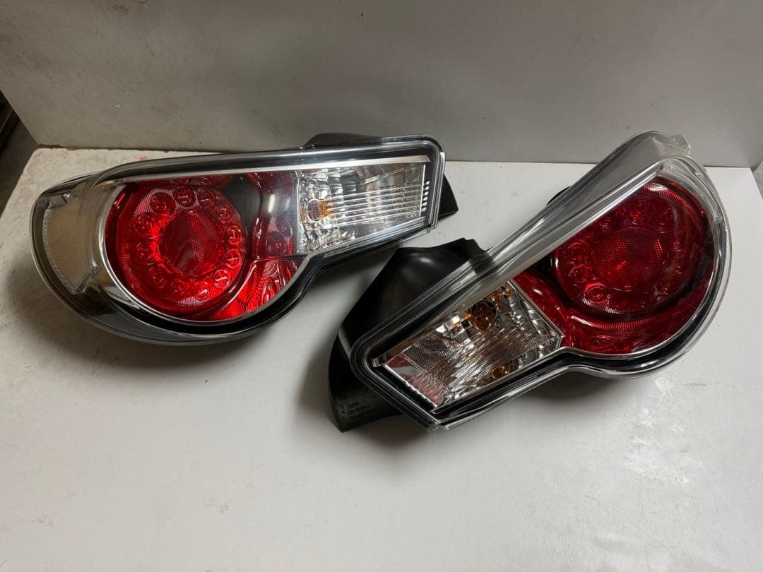 トヨタ 86(ZN6) スバル BRZ(ZC6) 前期型 純正テールランプ