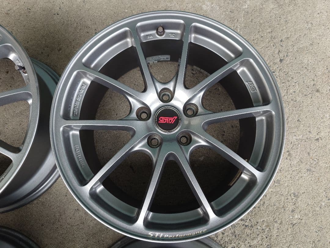 【週末限定値下げ】STI Performanceホイール 18インチ ガンメタ
