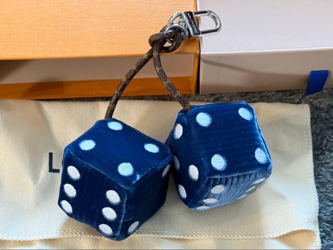 VUITTON シーズン限定品 レアチャーム2種セット　新品