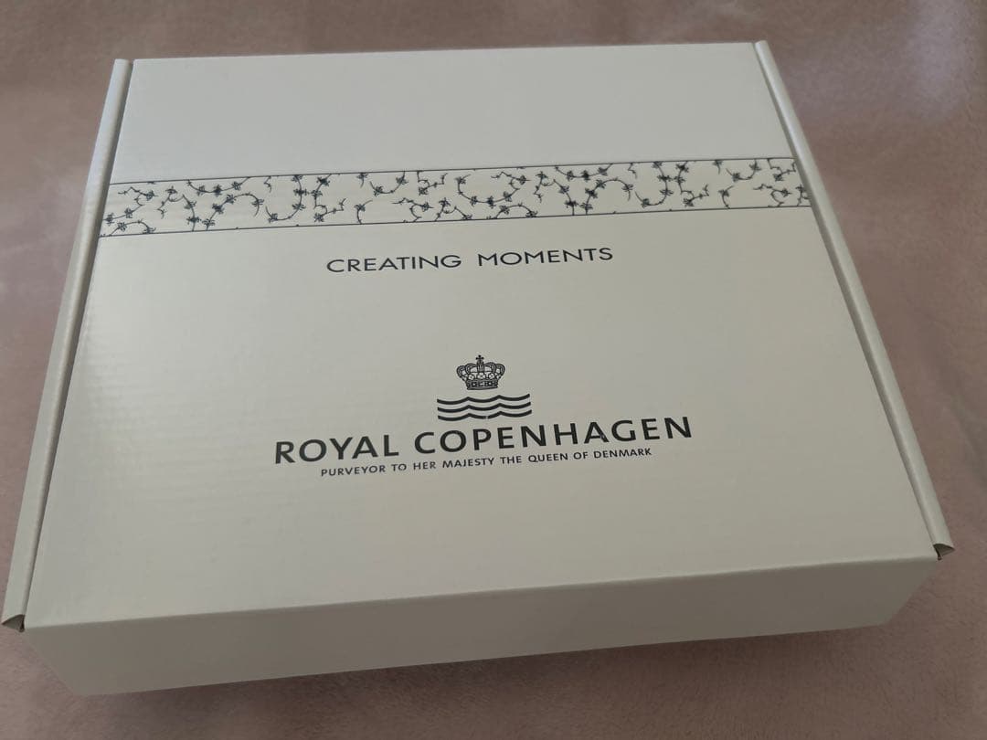   四葉型皿 花柄 箱付き