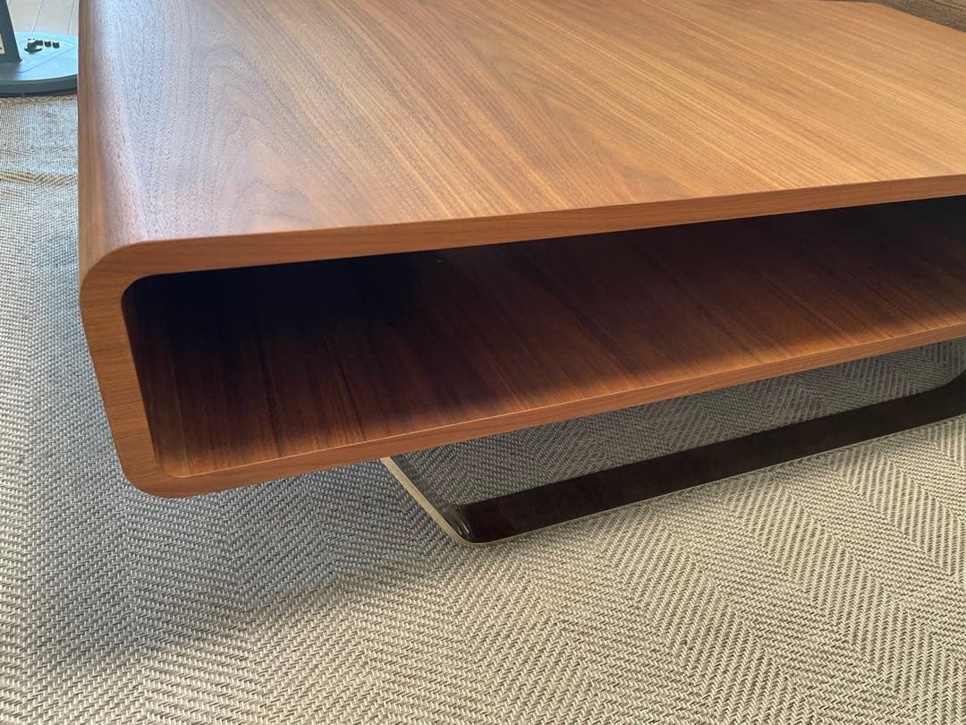 ニトリ　モダンウッド調長方形テーブル