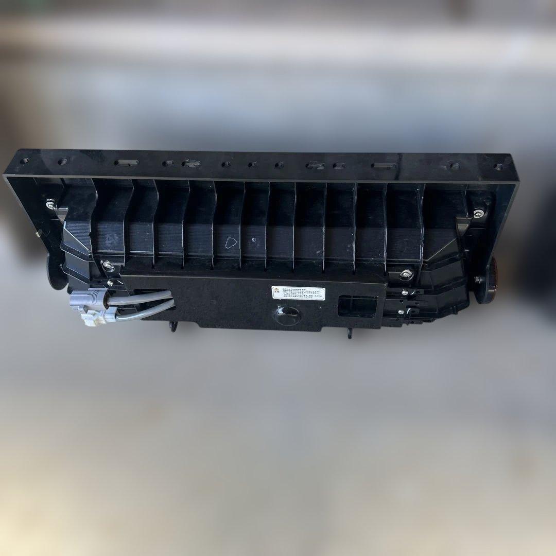 3連LEDテールランプ 赤/クリア 2個セットノーマルターン　新車外し