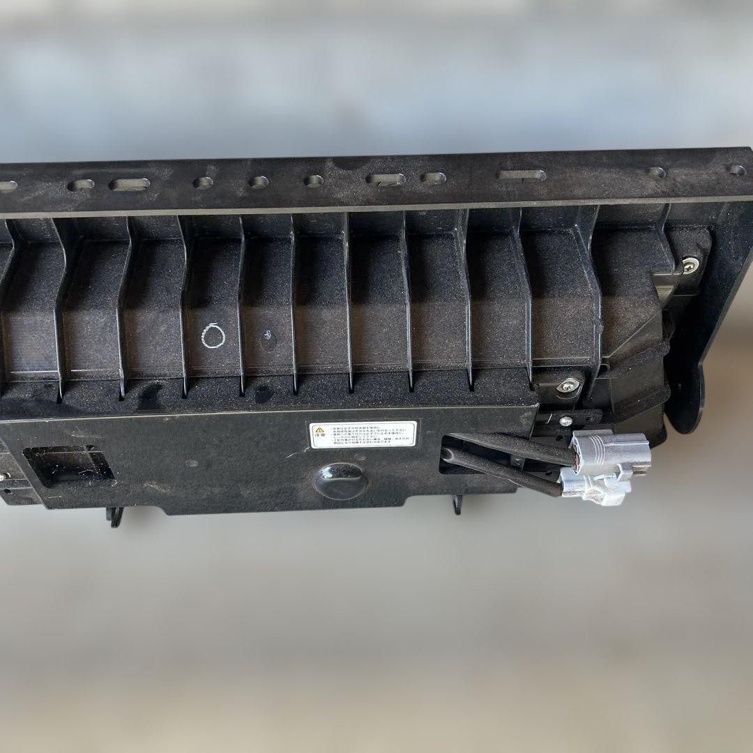 3連LEDテールランプ 赤/クリア 2個セットノーマルターン　新車外し