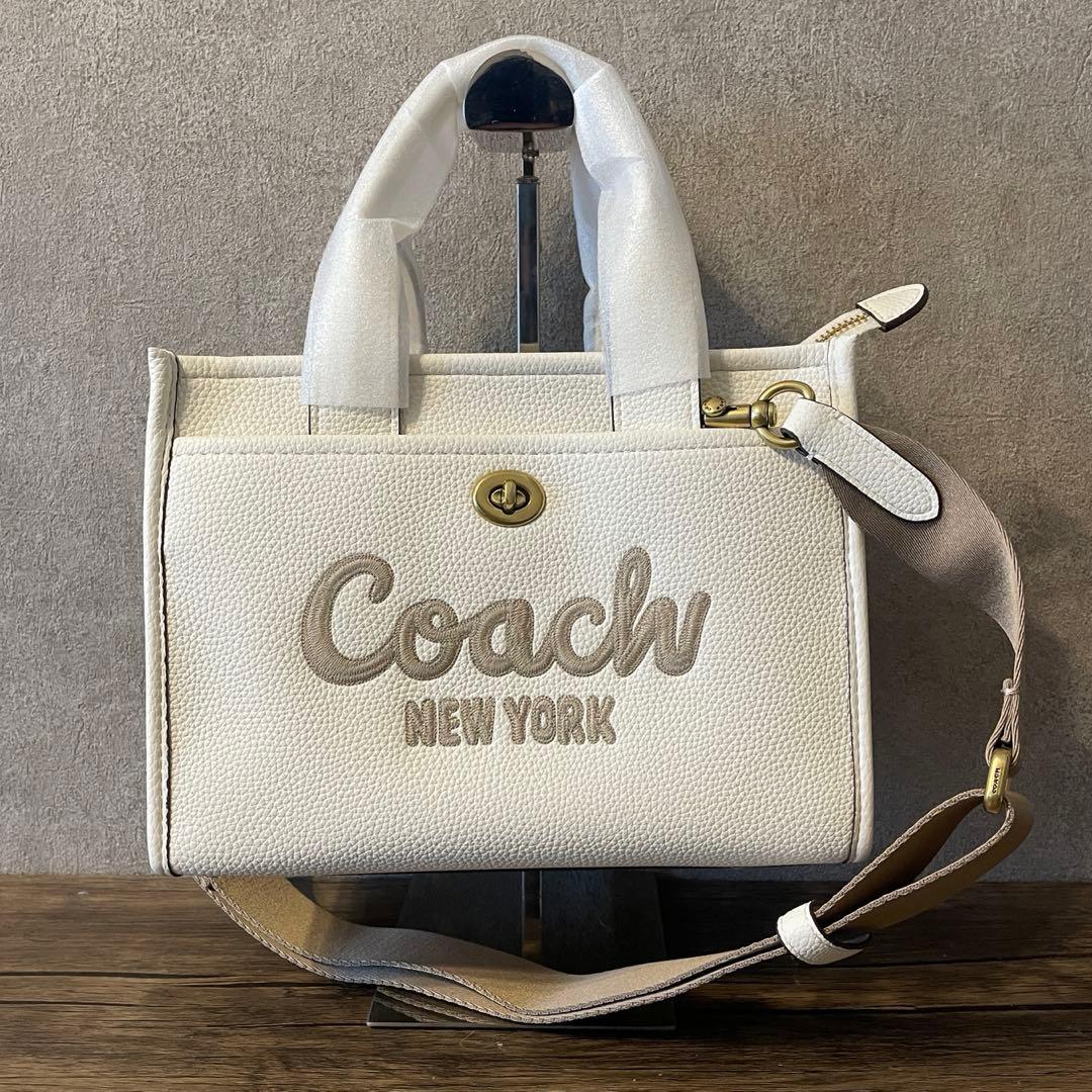 コーチ　カーゴ　トートバッグ26 2way クロスボディ　レザー　白　@