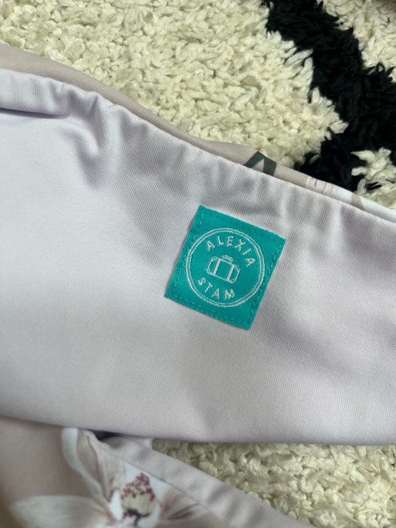 アリシアスタン水着 L