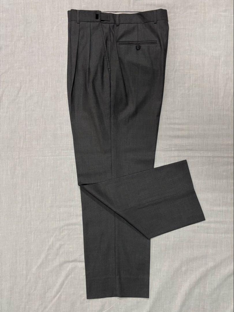 美品　Giorgio Armani ジョルジオアルマーニ　セットアップスーツ　Ｌ