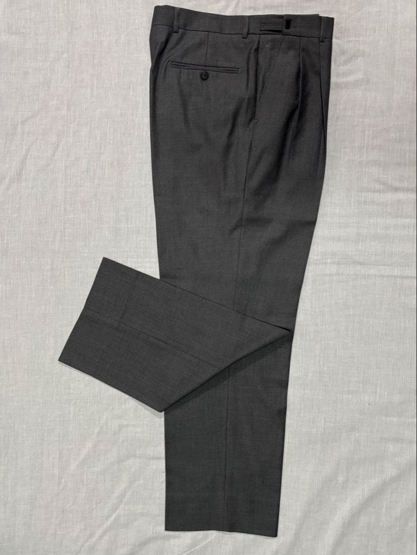 美品　Giorgio Armani ジョルジオアルマーニ　セットアップスーツ　Ｌ