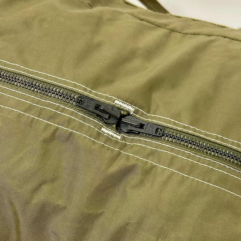 h*o様 【希少】【新品】仏軍 AERAZUR パラシュートバッグ 65L 金属