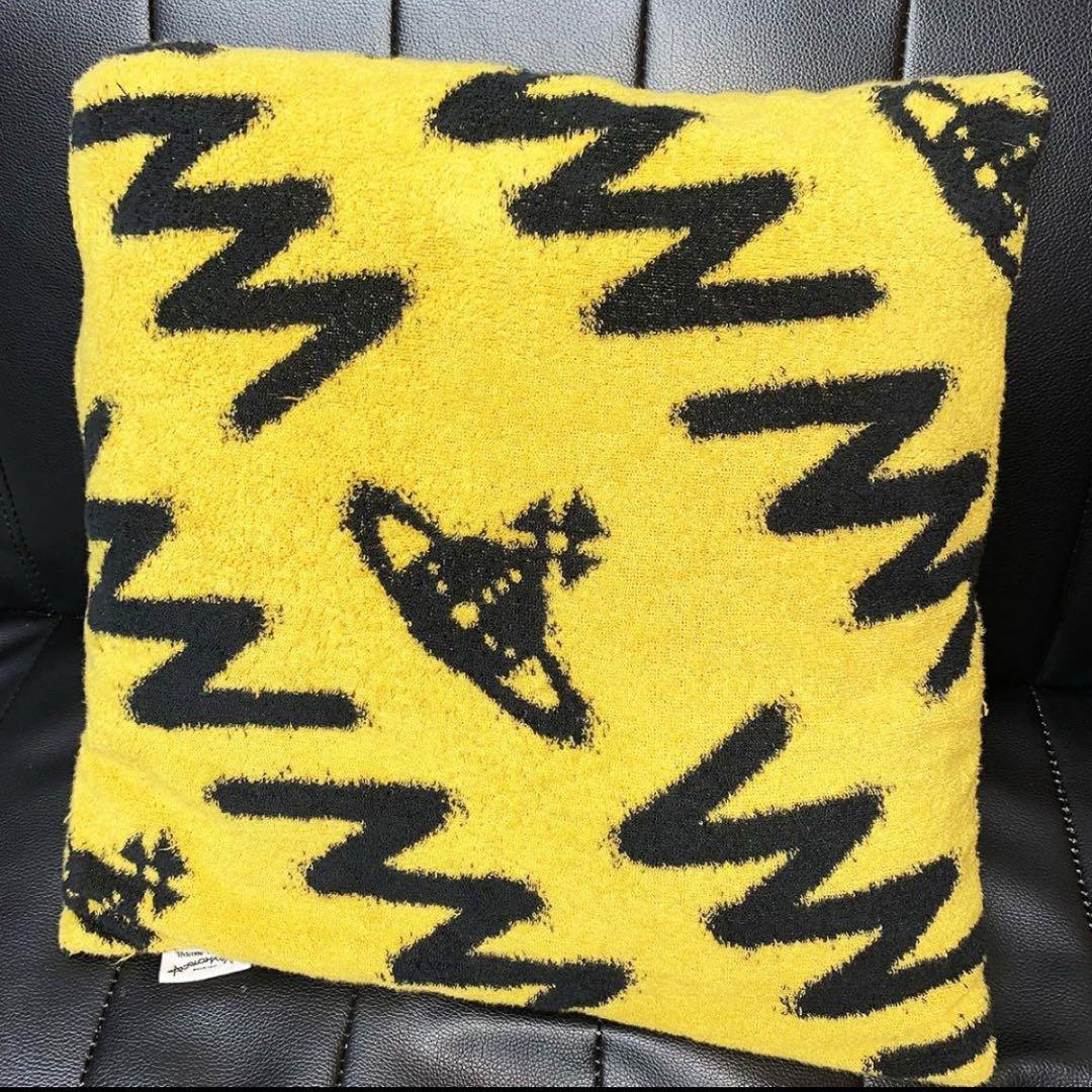残り1点　レア　ヴィヴィアンウエストウッドアングロマニア　クッション