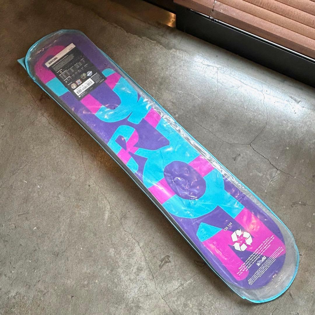 【新品未開封】バートン Burton 2011 Social 138cm 板のみ