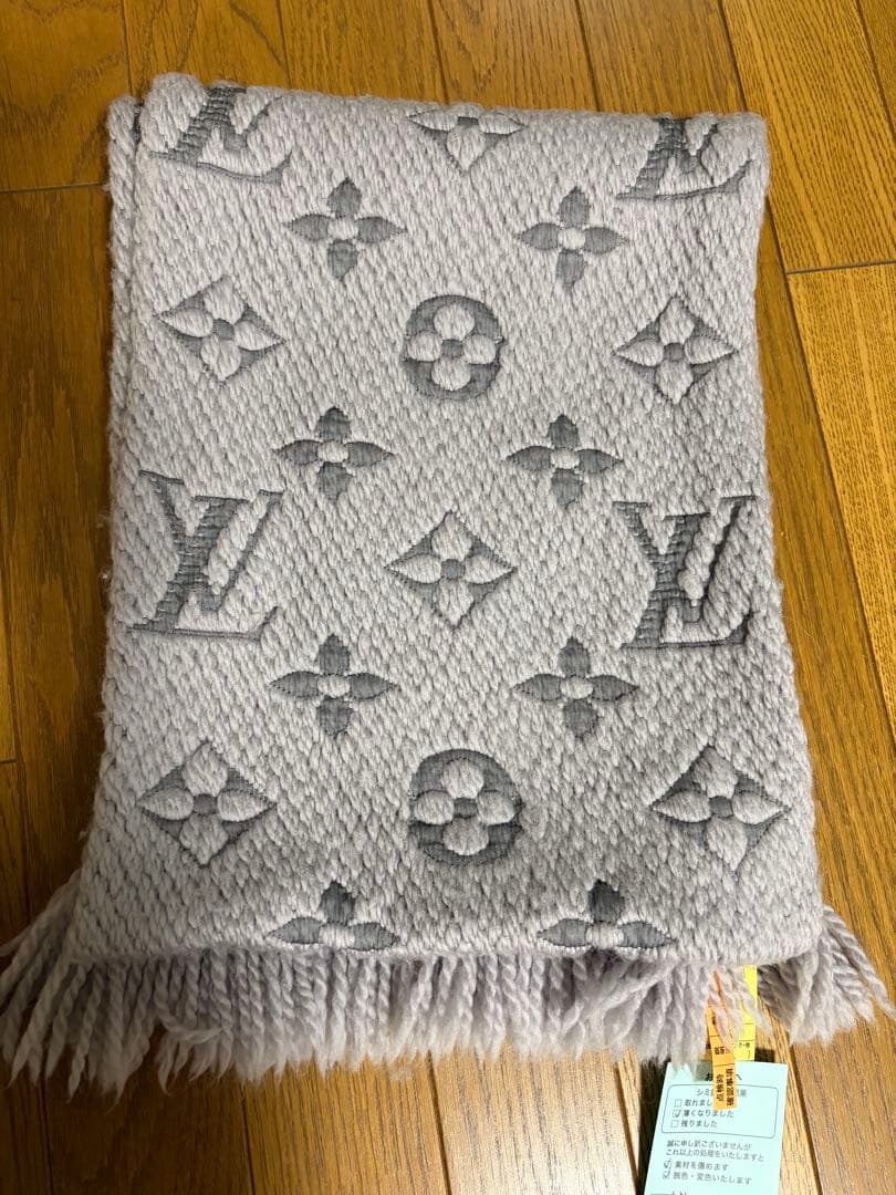 LOUIS VUITTON ルイヴィトン　マフラー（グレー）