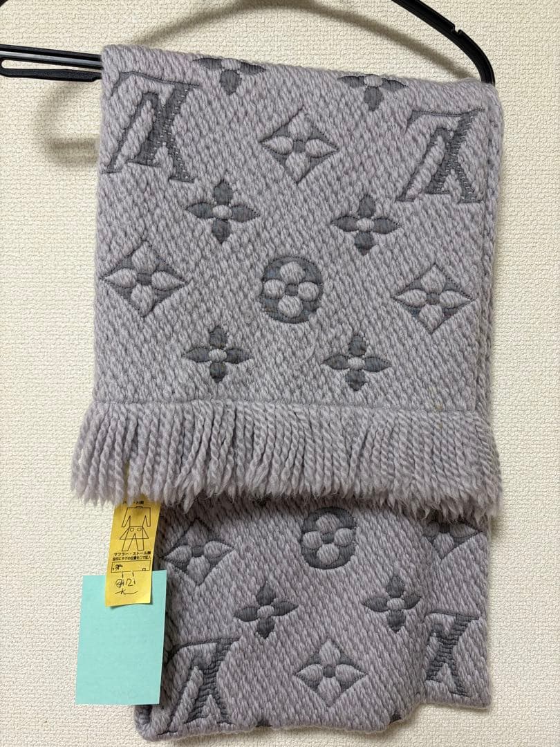 LOUIS VUITTON ルイヴィトン　マフラー（グレー）