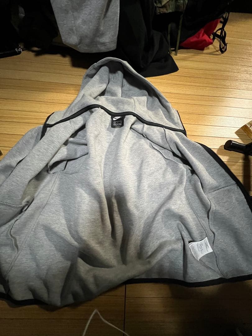 NIKEテックフリース　上　s