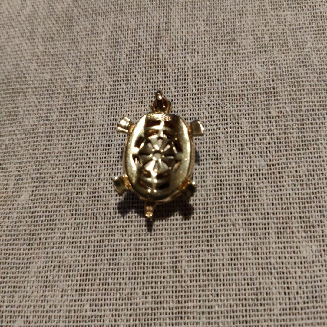 K18 天然ダイヤモンド0,28ct 亀型パールペンダント トップ　総重量10g