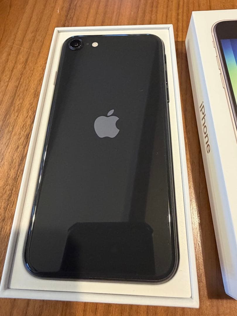 【美品】iPhone SE 第2世代 ブラック 本体 64GB SIMフリー