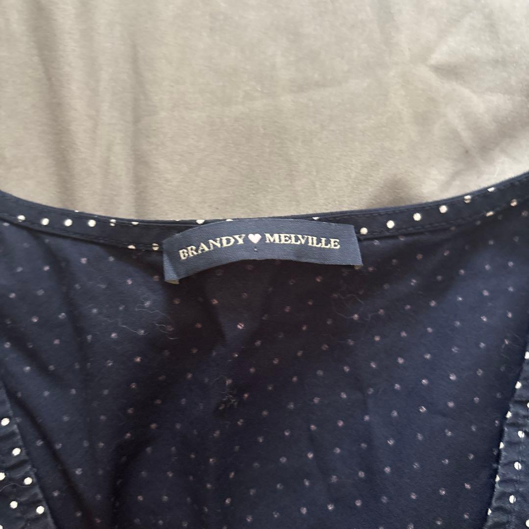 BRANDY MELVILLE ブランディメルビル　ドット Ｖネックタンクトップ