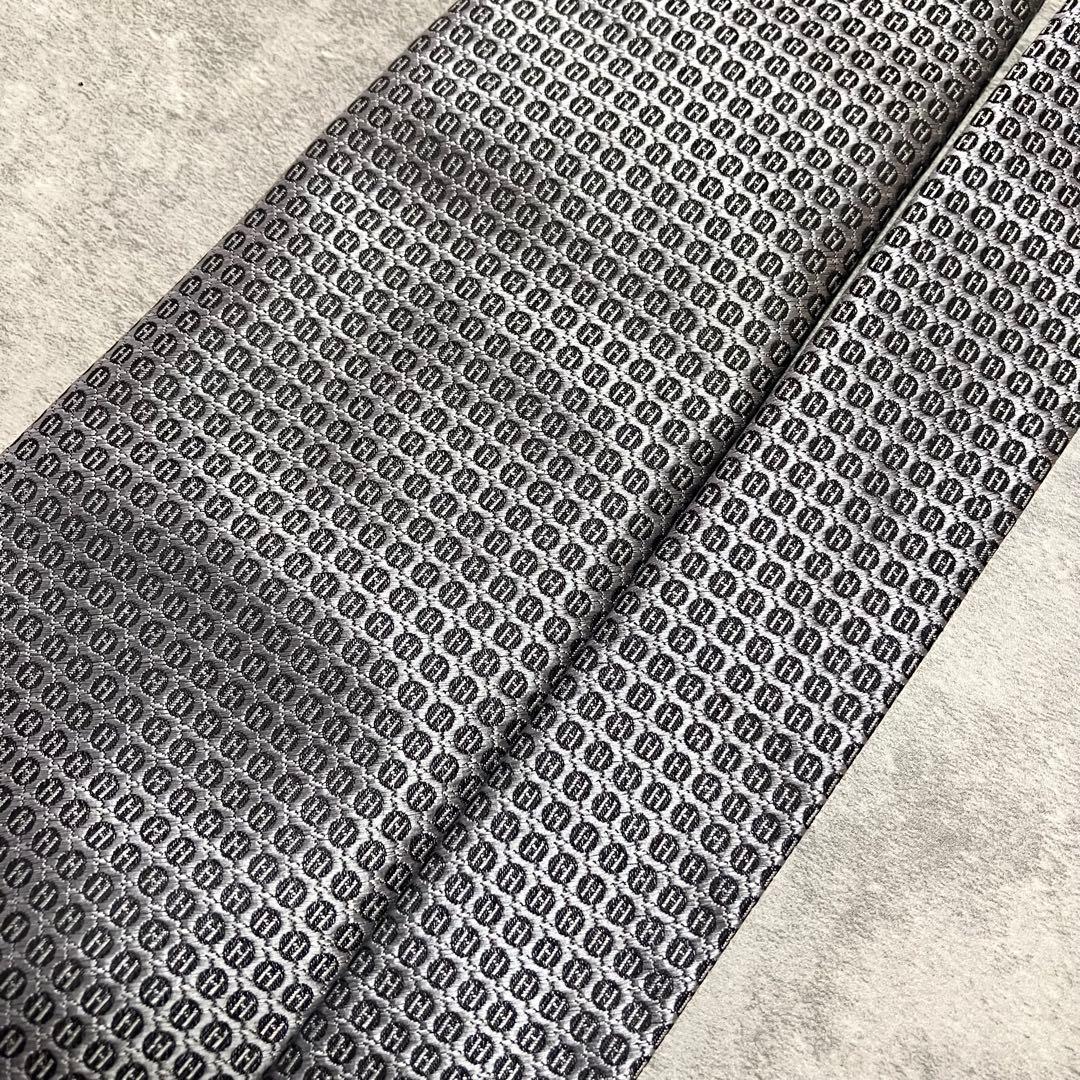 【美品】　エルメス　ネクタイ　H柄　ジャガード織　光沢感　シルバー × ブラック