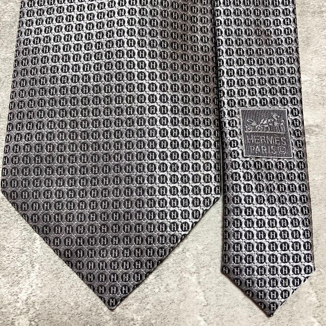 【美品】　エルメス　ネクタイ　H柄　ジャガード織　光沢感　シルバー × ブラック