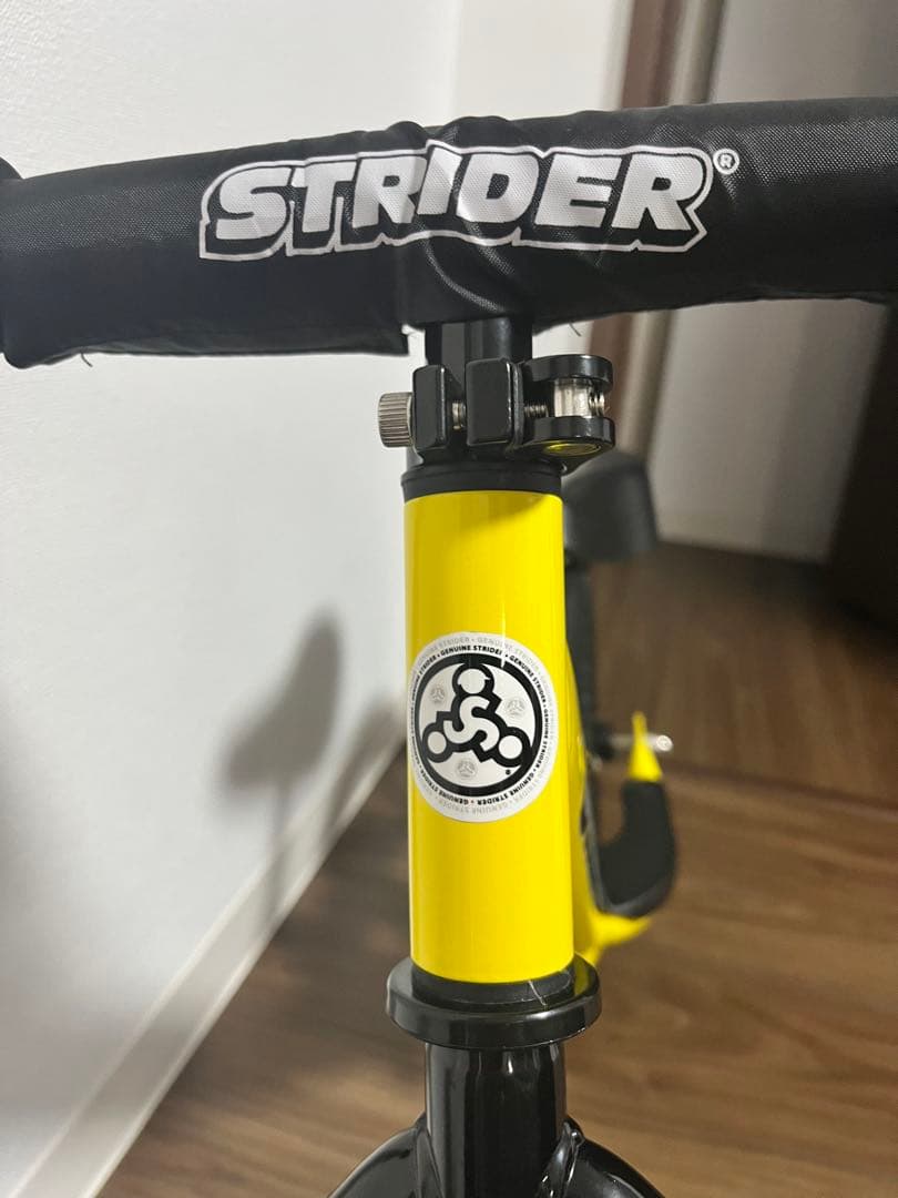 ストライダー　12インチ　ストライダー　黄色