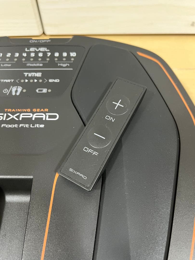 シックスパッドフットフィットライト SE-AH00A