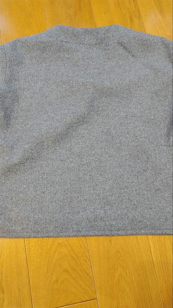 our洗えるウール混素材のキーネックプルオーバー杢グレー