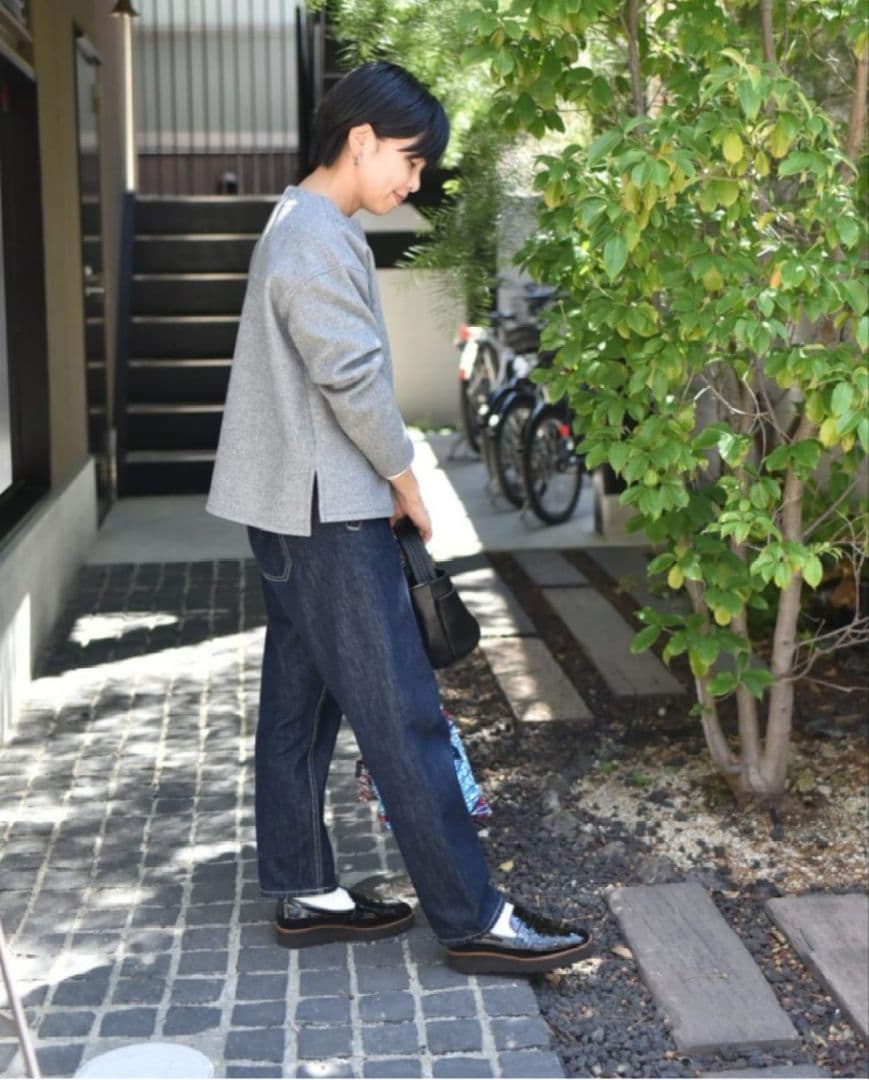 our洗えるウール混素材のキーネックプルオーバー杢グレー