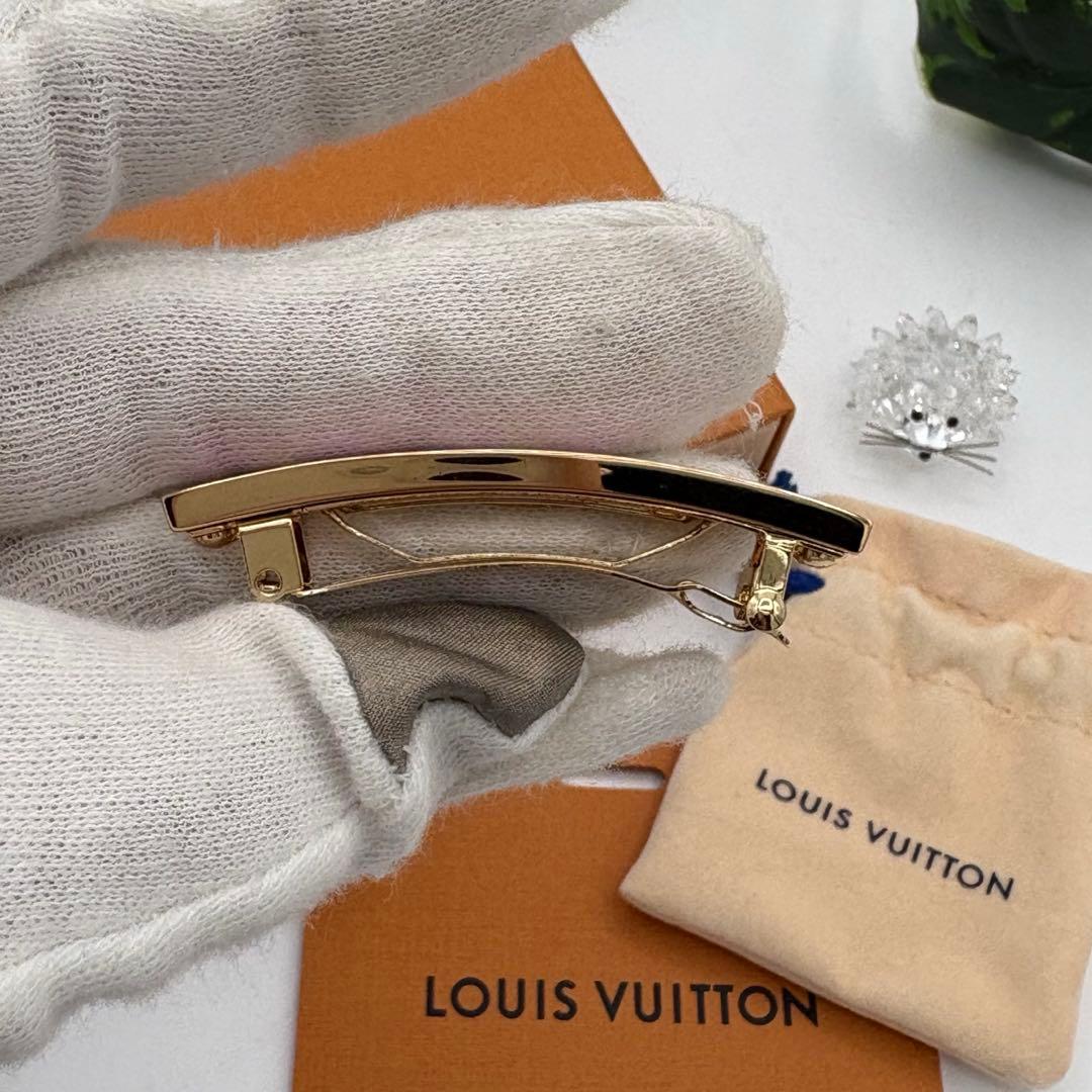 バレッタ ナノグラム モノグラムフラワー エナメル ヘアクリップ