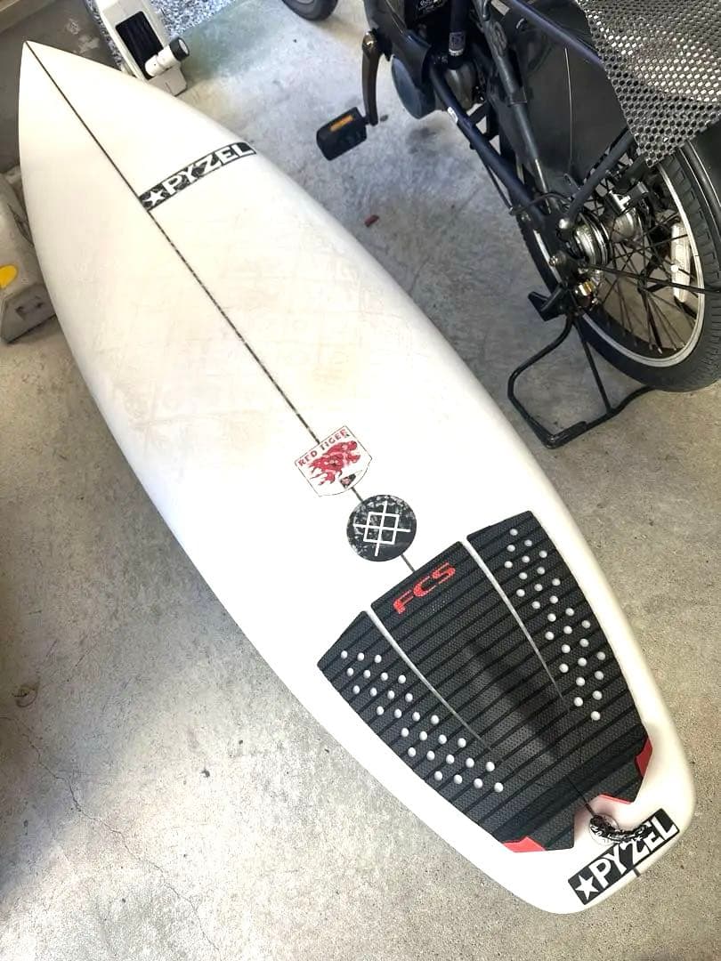 PYZEL RED TIGER XL 5'11 ショートボード　美品　手渡しのみ