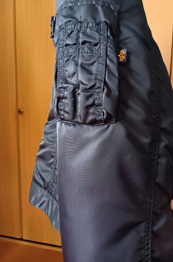 ALPHA トラッカージャケット ブラックLサイズ