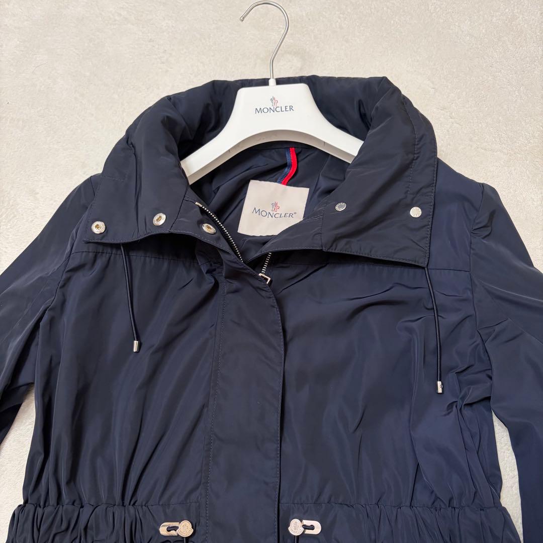 【極美品】モンクレール MALACHITE ナイロンコート フード収納 2