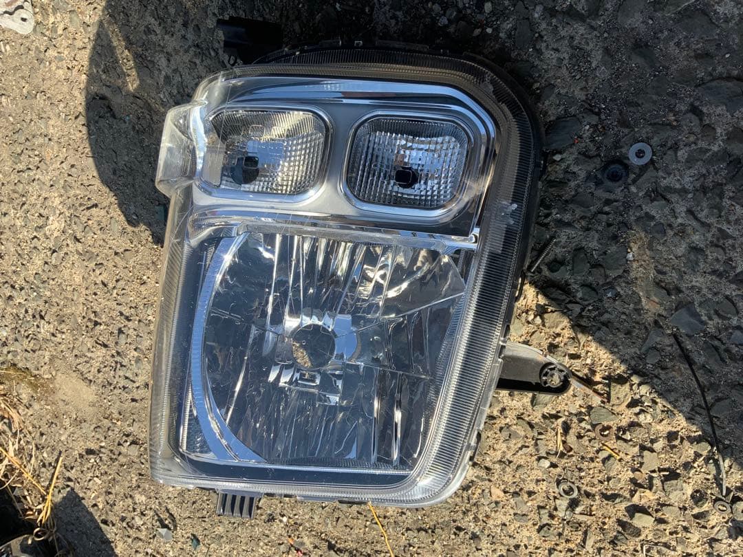 ステー損傷　エブリィ バン DA17V 純正 ハロゲン 左 ヘッドライト