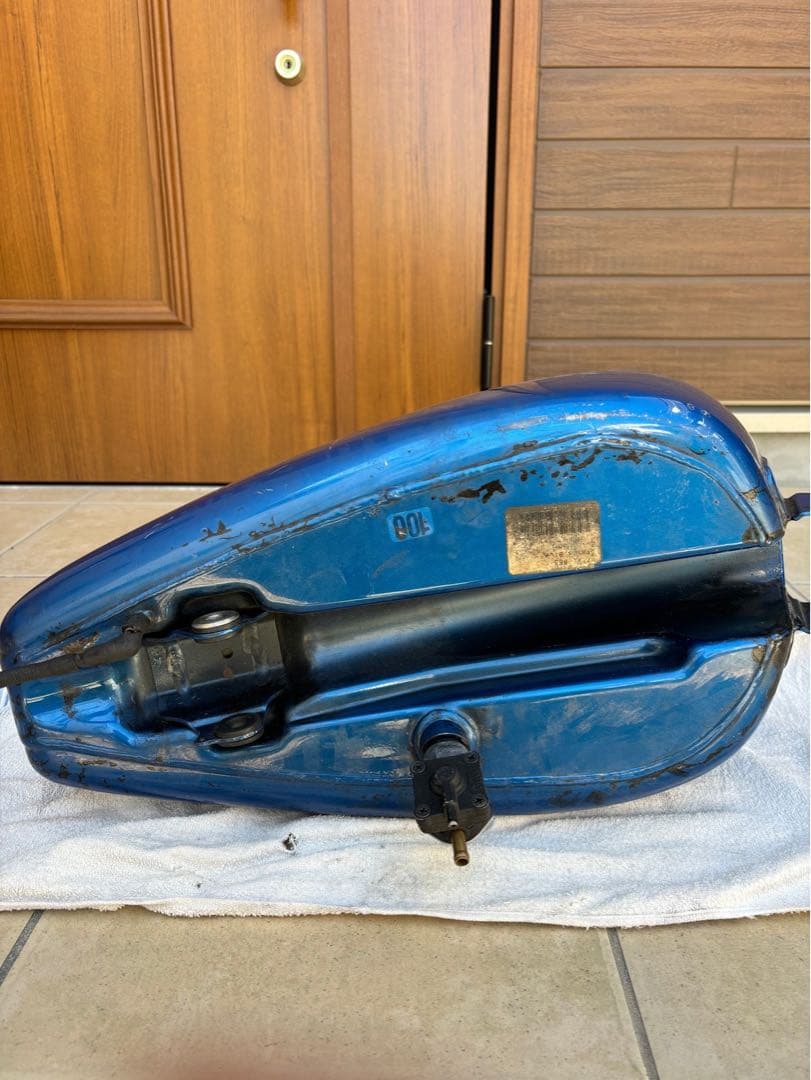 スポーツスター 純正 タンク 1997 883 ジャンク？ 水色