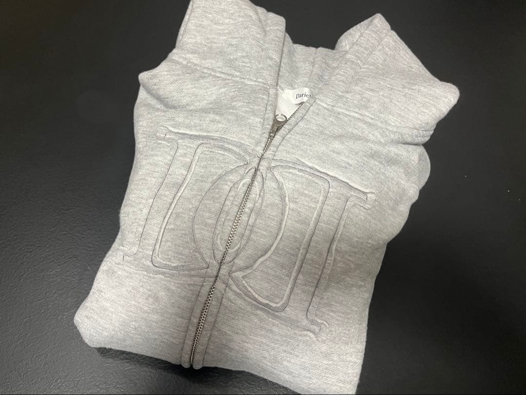 Darich アップリケDDロゴパーカー GRY